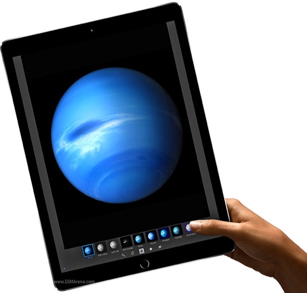 iPad Pro 12.9" (Gen 1) — angle 4